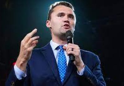 حاكم يوتا: المشتبه به في إطلاق النار على تشارلي كيرك لا يتعاون مع السلطات