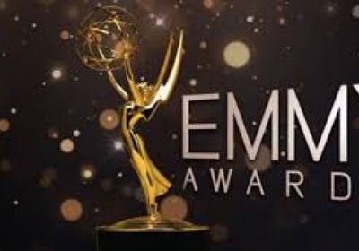 نجوم الفن يتوافدون على السجادة الحمراء لحفل توزيع Emmy Awards