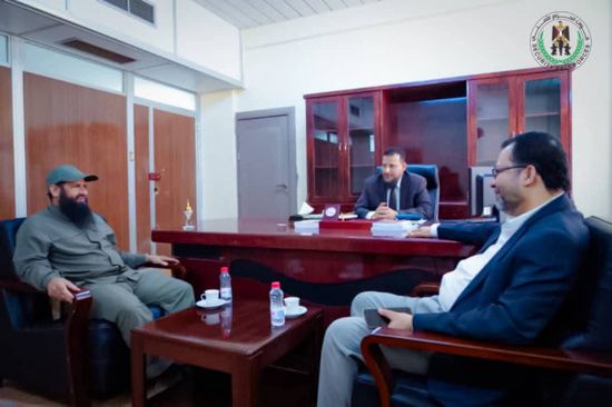 الوالي وشيخ يبحثان الأوضاع الأمنية في العاصمة عدن