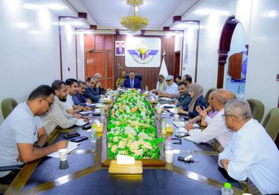 وزير النقل يثمن دور هيئة الطيران بتشغيل مطار عتق