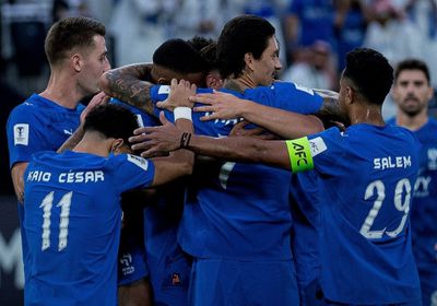 الهلال السعودي يحقق فوزًا مثيرًا على الدحيل القطري