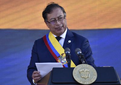 كولومبيا تقرر تعليق شراء الأسلحة من الولايات المتحدة