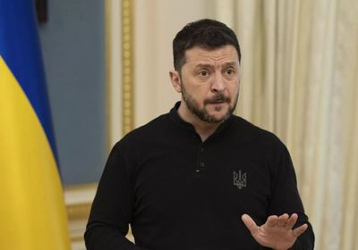 زيلينسكي يحذر نواب الحزب الحاكم من قرارات صعبة