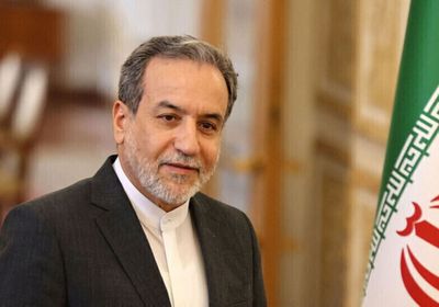 وزير الخارجية الإيراني سيتواصل مع نظرائه من فرنسا وبريطانيا وألمانيا