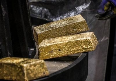 أسعار الذهب تنخفض بانتظار قرار الفيدرالي الأمريكي