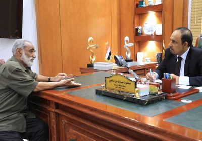 محافظ حضرموت يبحث احتياجات مراكز غسيل الكلى بالمكلا والشحر