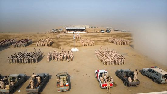 العمالقة الجنوبية تنظم عرضا عسكريا بحضور الداعري