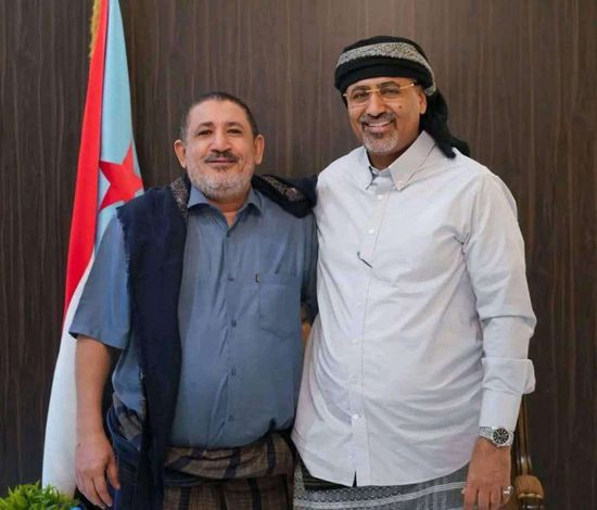 الرئيس الزُبيدي ينعي المناضل الجسور أديب العيسي   