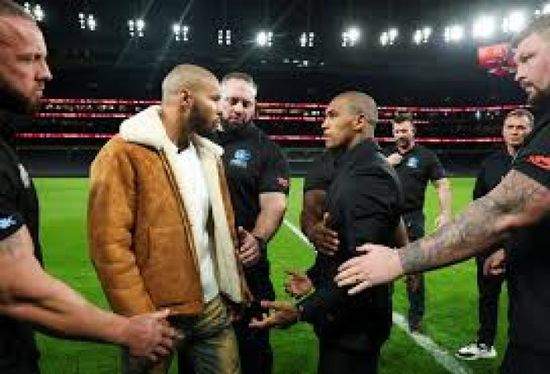 يوبانك جونيور يستعين بمدرب كروفورد قبل مواجهة كونور بن