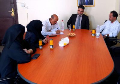 العاقل يتفقد سير العمل بمكتبي السياحة والثقافة في عدن