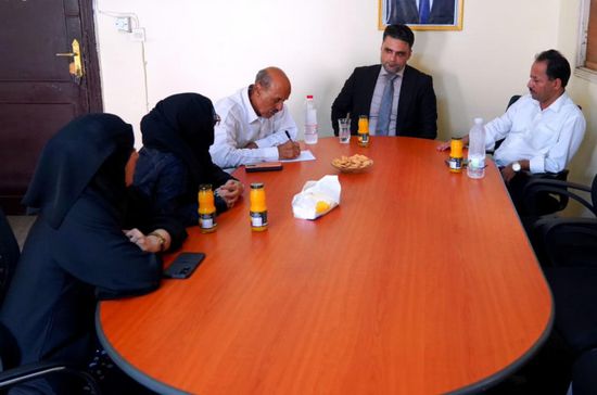 العاقل يتفقد سير العمل بمكتبي السياحة والثقافة في عدن