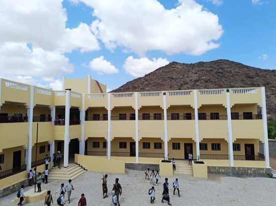 بتمويل إماراتي.. افتتاح مدرسة الحنك للبنات بمديرية نصاب