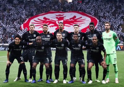 فرانكفورت يسحق غلطة سراي 5-1 مع عودته لدوري أبطال أوروبا