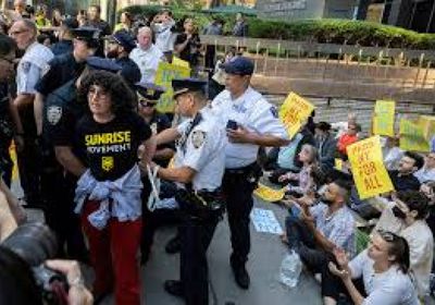 تفاصيل اعتقال ديمقراطيين من ولاية نيويورك بعد احتجاج ضد إدارة الهجرة