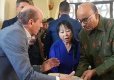 بجولة لمركز الحرف.. الرئيس السنغافوري يبدأ زيارته إلى مصر