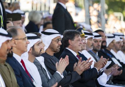 محمد بن زايد والرئيس فوتشيتش يشهدان العرض العسكري بمناسبة يوم الوحدة الصربي