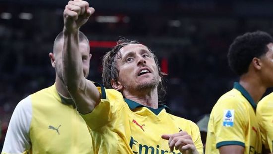 ميلان يكتسح أودينيزي بثلاثية في الدوري الإيطالي