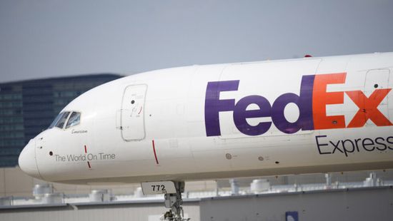 "فيديكس" تتوقع خسارة مليار دولار بسبب تقلبات التجارة