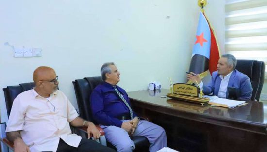 "الانتقالي" يبحث آليات تعزيز كفاءة عمل المنظمات الإغاثية