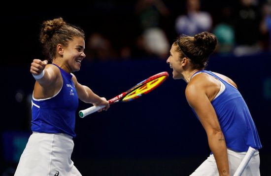 إيطاليا تتفوق على أمريكا وتحتفظ بلقب كأس بيلي جين كينج