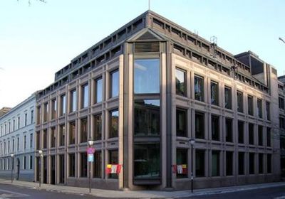 المركزي النرويجي يخفض الفائدة وسط توقعات بتباطؤ مستقبلي