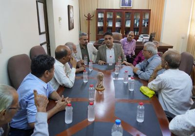 الشيخ والعاقل يؤكدان ضرورة استعادة دور إذاعة وتلفزيون عدن