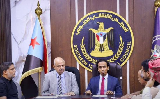 انتقالي عدن يناقش جهود التعاون مع السلطة المحلية خدميا واقتصاديا