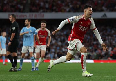 مارتينيلي ينتزع التعادل لأرسنال أمام مانشستر سيتي بهدف متأخر