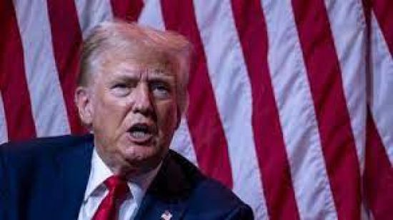 شومر: ترامب يتجه نحو الديكتاتورية