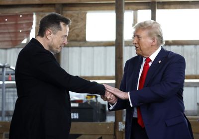    ترامب يلتقي ماسك للمرة الأولى بعد مغادرته الحكومة