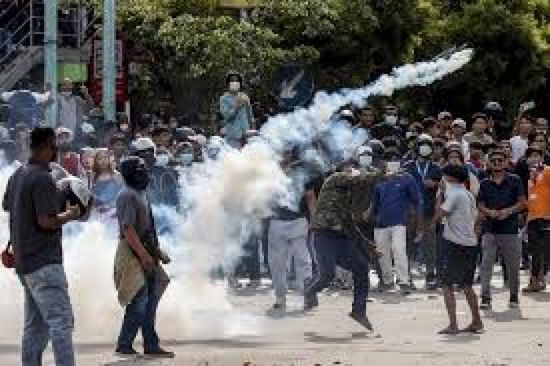 نيبال تحقق في عنف احتجاجات ضد الفساد أودى بحياة العشرات