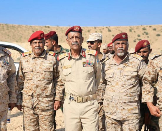 قائد "العسكرية الثانية" يتفقد مواقع لواء حضرموت في دوعن