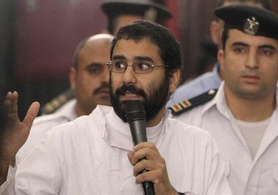 مصر.. السيسي يصدر قراراً بالعفو عن علاء عبد الفتاح