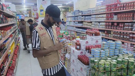 حملة لمصادرة المواد الغذائية المسرطنة في المنصورة