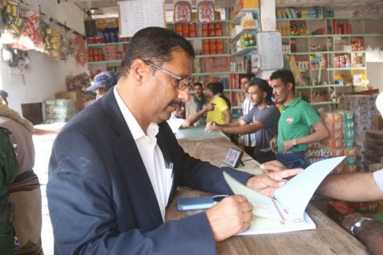 ضبط 8 مخالفات في حملة رقابية بسوق مدينة نصاب