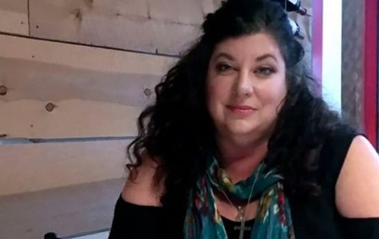 بوتين يمنح الجنسية الروسية لمساعدة بايدن السابقة