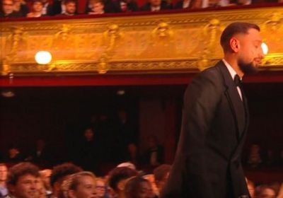 عاجل.. دوناروما  يفوز بجائزة أفضل حارس مرمى في العالم 2025