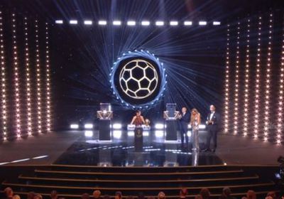 حفل الكرة الذهبية 2025.. أيتانا بونماتي لاعبة برشلونة أفضل لاعبة في العالم