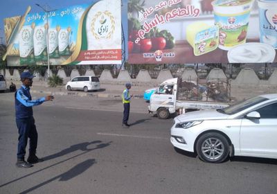 حملة مرورية موسعة لضبط المركبات المخالفة في عدن