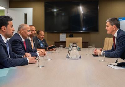  الرئيس الزُبيدي يلتقي رئيس منظمة لجنة الإنقاذ الدولي