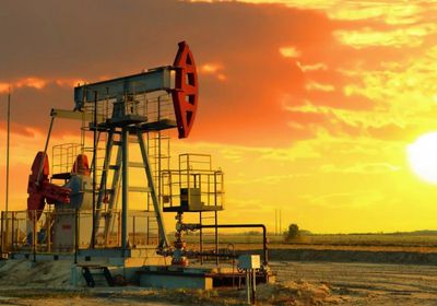 انخفاض أسعار النفط بظل بيانات اقتصادية مرتقبة