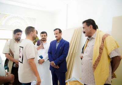بن الوزير يتابع تأهيل مبنى الإدارة المحلية في شبوة