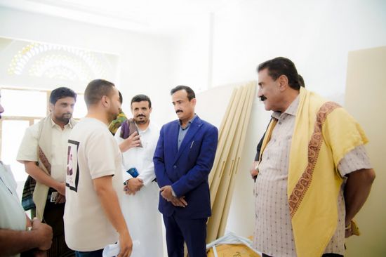 بن الوزير يتابع تأهيل مبنى الإدارة المحلية في شبوة