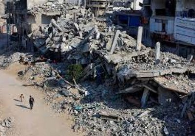 20 قتيلاً وعشرات الجرحى في استهداف مبنى يؤوي نازحين