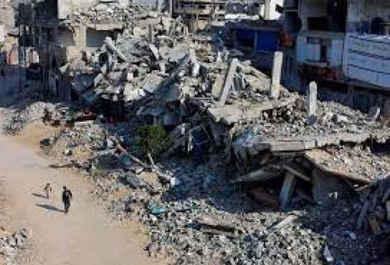 20 قتيلاً وعشرات الجرحى في استهداف مبنى يؤوي نازحين