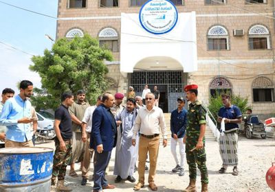 محافظ حضرموت يتفقد سير العمل بمؤسسة الاتصالات في الساحل