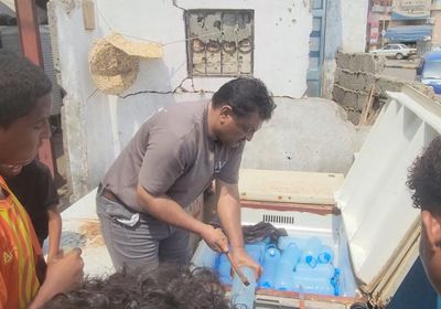 حملة لإتلاف المياه المعبأة مجهولة المصدر في المنصورة