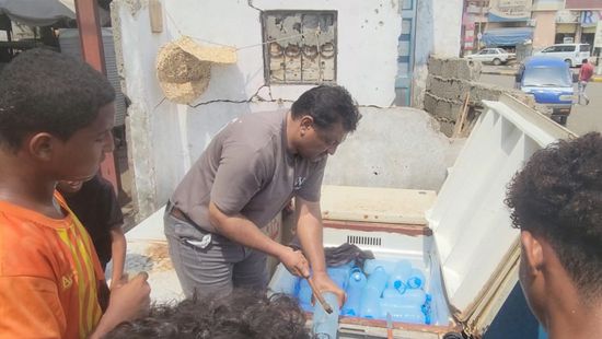 حملة لإتلاف المياه المعبأة مجهولة المصدر في المنصورة