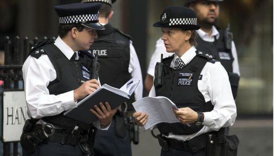 الشرطة البريطانية تعتقل متهمًا بهجوم إلكتروني