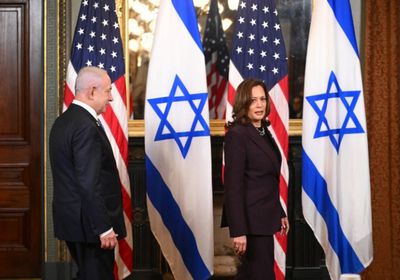 هاريس تدين ترامب لمنحه نتنياهو تفويضًا للحرب بغزة